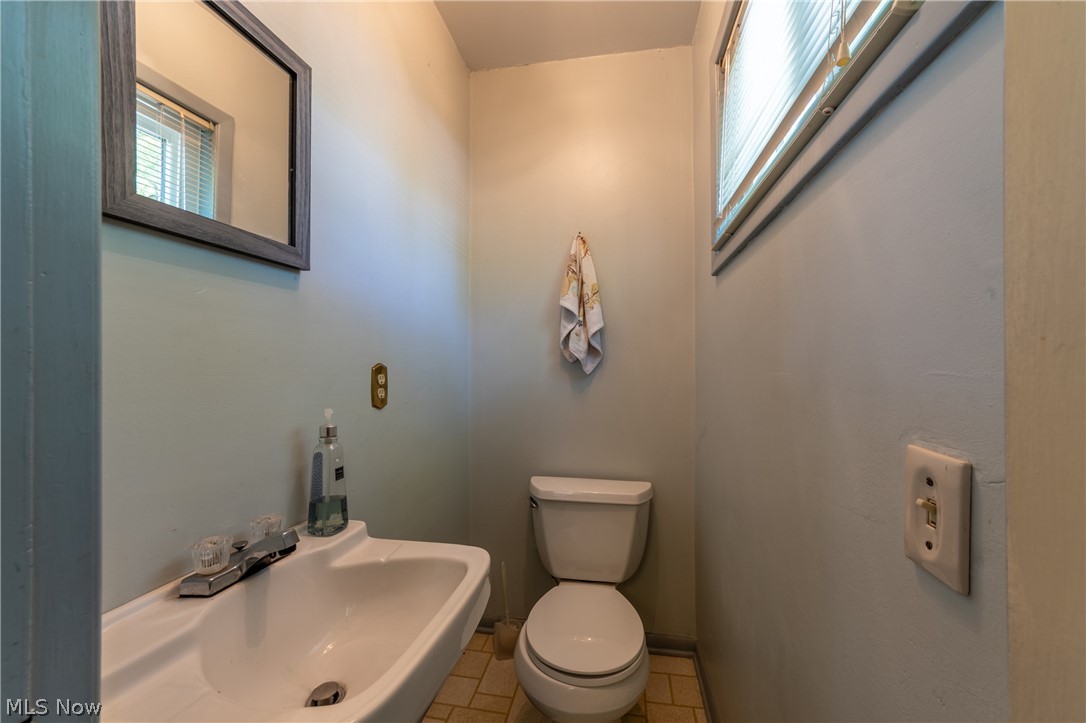 1585 Lyndhurst Road Lyndhurst, OH 44124 - Photo 23 of 35 Gallery Image 23