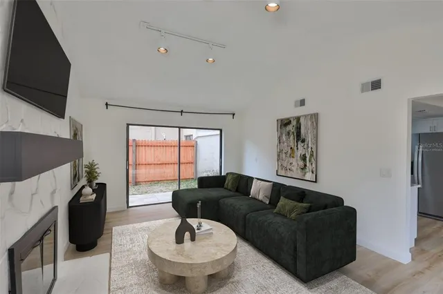 $334,990 | 13703 Sweetwater Cove Place, Tampa, FL 33613