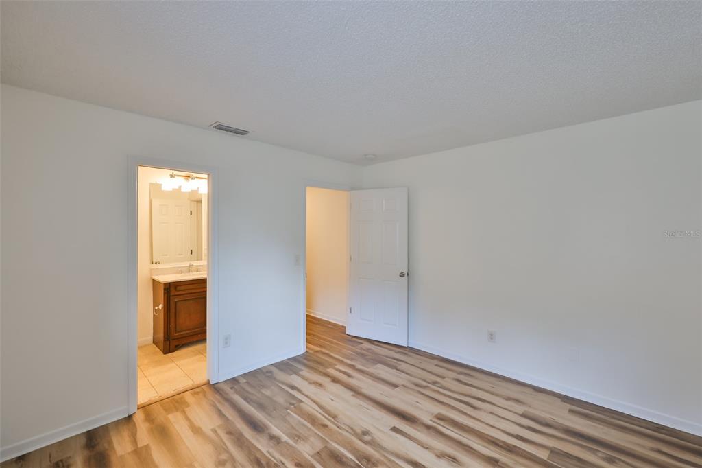 13703 Sweetwater Cove Place Tampa, FL 33613 - Photo 27 of 46