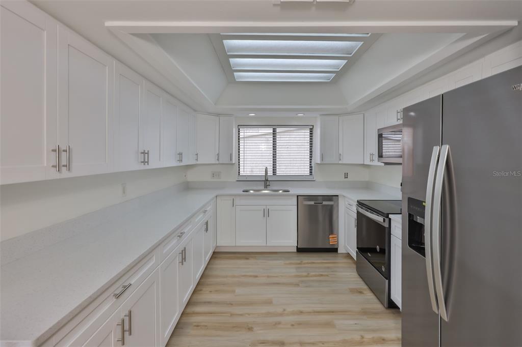 13703 Sweetwater Cove Place Tampa, FL 33613 - Photo 7 of 46