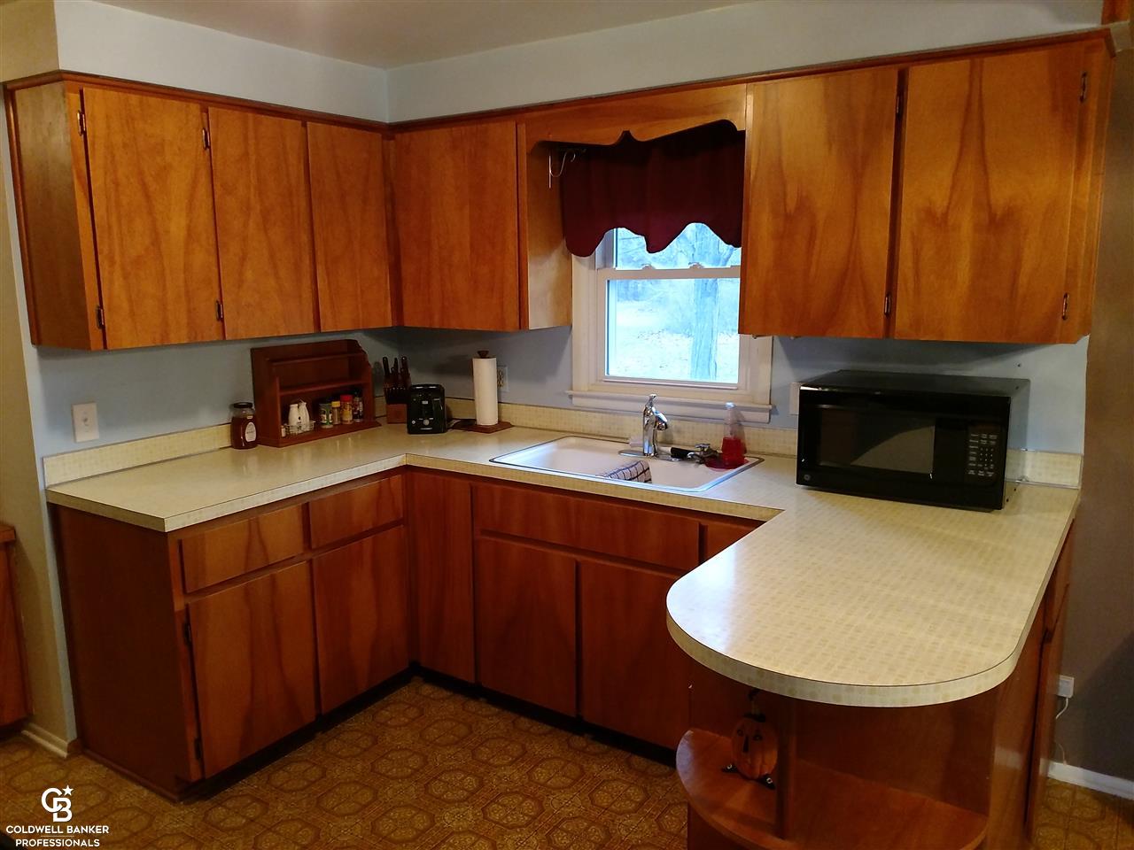 4815 Jeddo Road Fort Gratiot, MI 48059 - Photo 4 of 20 This is view 3 of the kitchen.