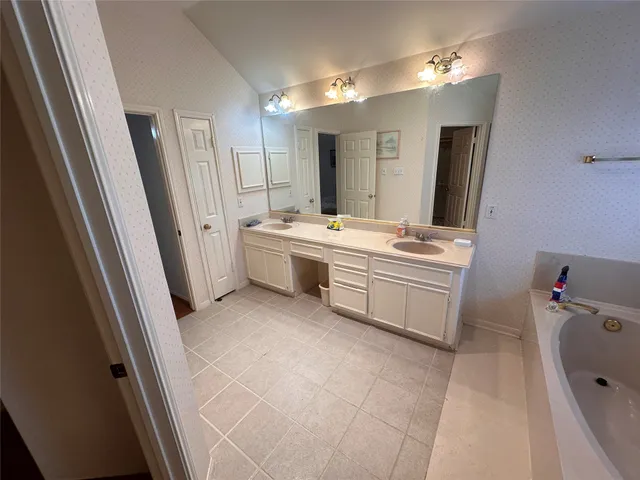 $2,650 | 4506 Colony Hills Drive, Sugar Land, TX 77479