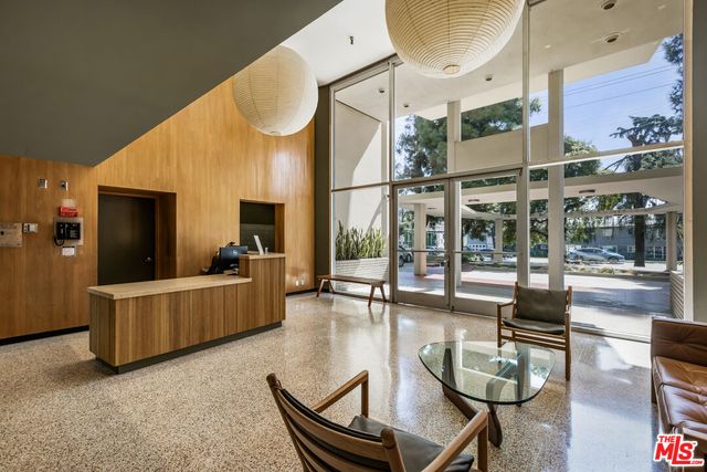 $1,080,000 | 4411 Los Feliz Boulevard, Unit 901, Los Angeles, CA 90027