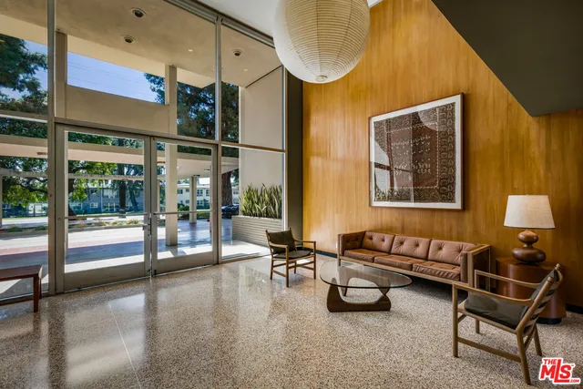 $1,080,000 | 4411 Los Feliz Boulevard, Unit 901, Los Angeles, CA 90027