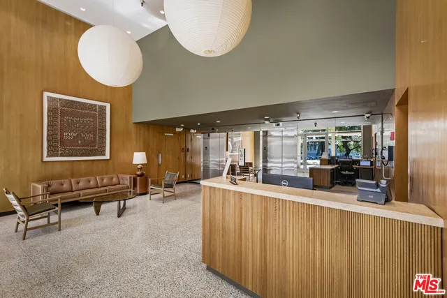 $1,080,000 | 4411 Los Feliz Boulevard, Unit 901, Los Angeles, CA 90027