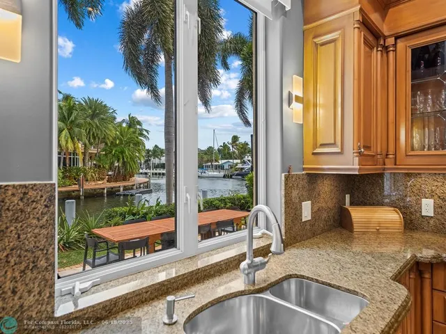 $6,250,000 | 3700 Northeast 28th Avenue, Lighthouse Point, FL 33064