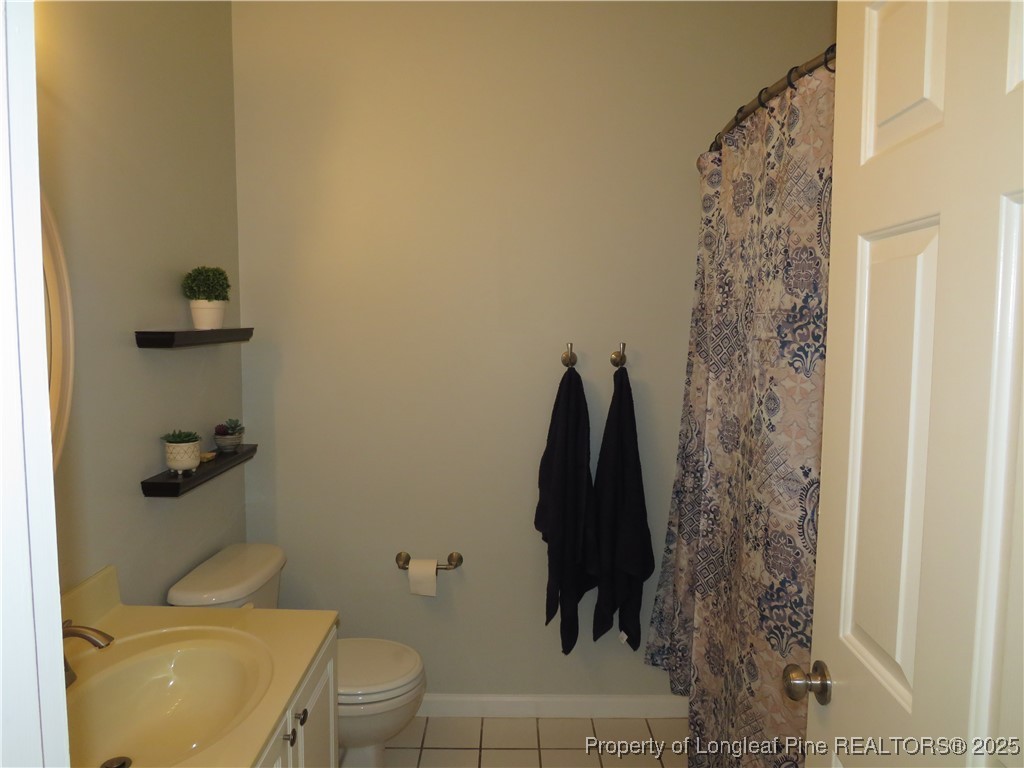 656 Brandermill Road, Unit 202 Fayetteville, NC 28314 - Photo 16 of 29 Hallway Bath