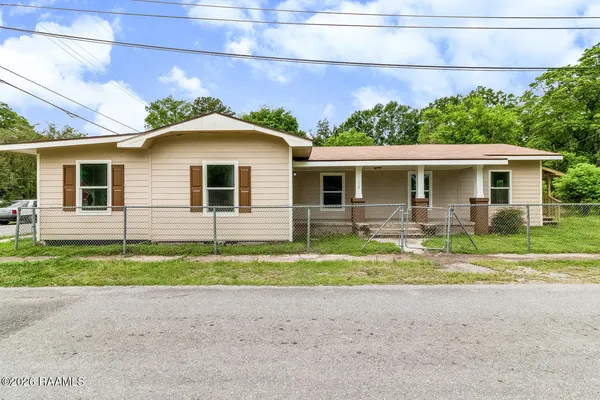 $2,000 | 110 4th Street, Youngsville, LA 70592