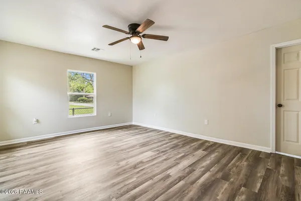 $1,800 | 110 4th Street, Youngsville, LA 70592