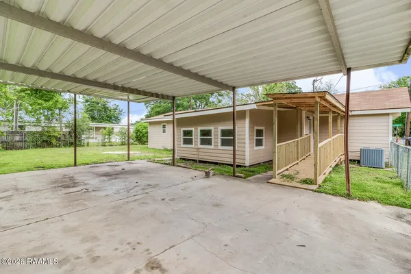 $1,800 | 110 4th Street, Youngsville, LA 70592