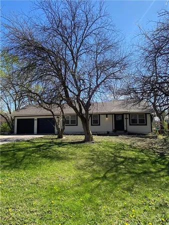 $255,900 | 17501 Chestnut Drive, Belton, MO 64012