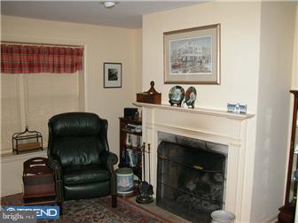 497 Leonard Road Huntingdon Valley, PA 19006 - Photo 7 of 7 Family Room