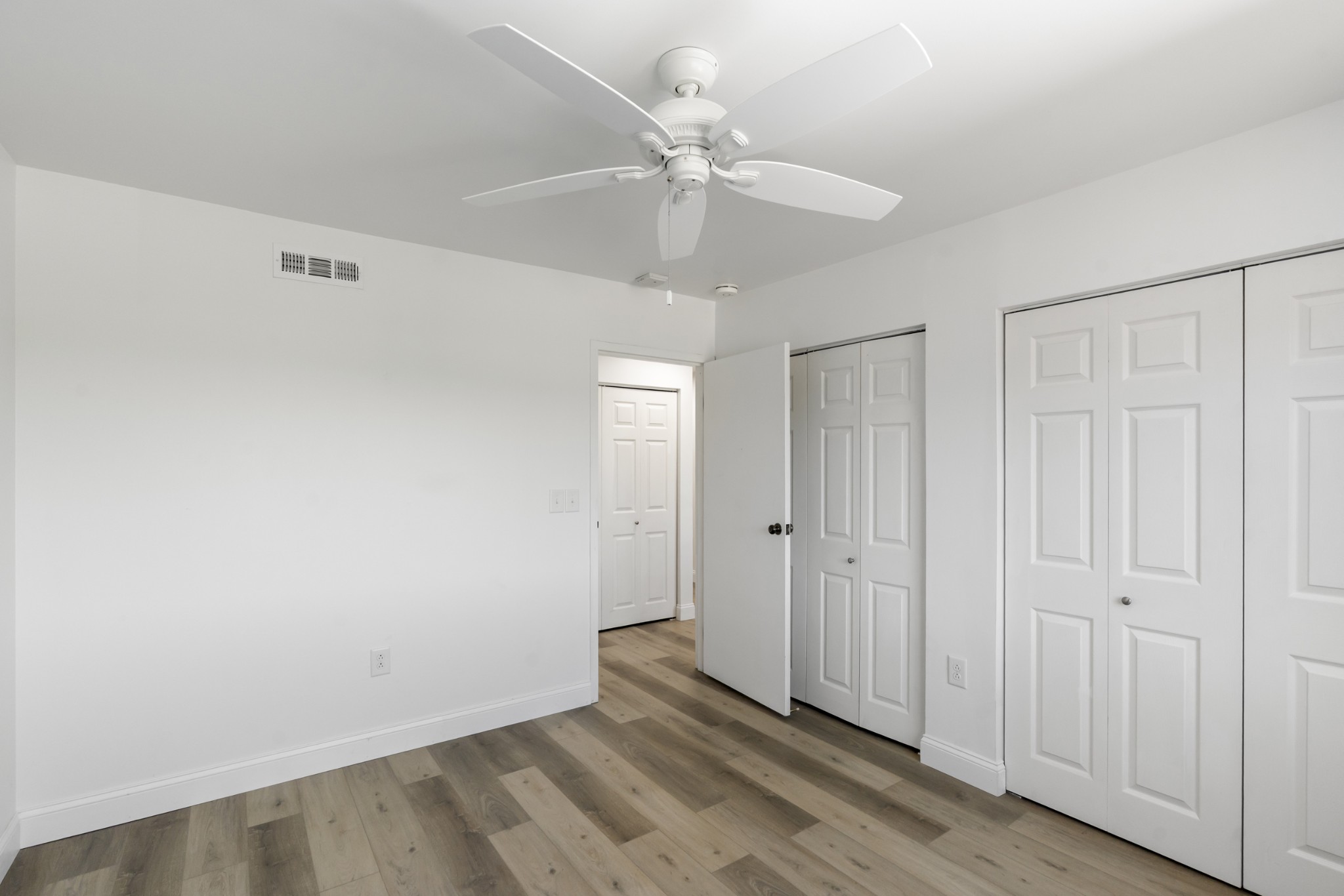 200 Sanders Ferry Road, Unit 2406 Hendersonville, TN 37075 - Photo 19 of 34 wooden floor in an empty room