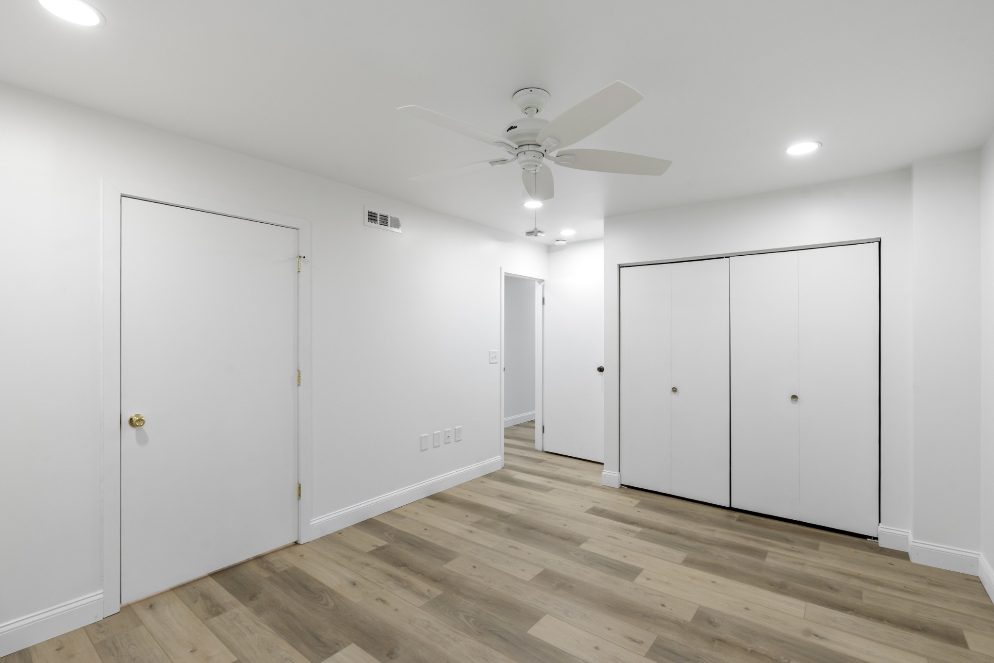 200 Sanders Ferry Road, Unit 2406 Hendersonville, TN 37075 - Photo 22 of 34 a view of an empty room