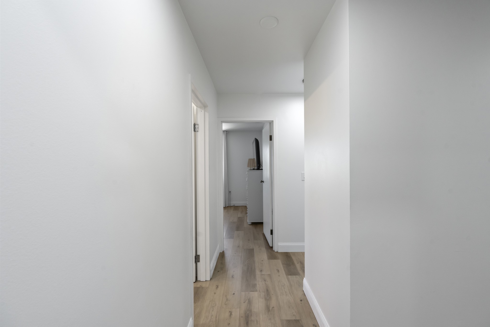 200 Sanders Ferry Road, Unit 2406 Hendersonville, TN 37075 - Photo 28 of 34 a view of a hallway with wooden floor