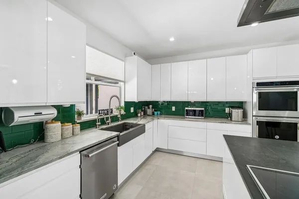 $7,000 | 10904 La Salinas Circle, Boca Raton, FL 33428