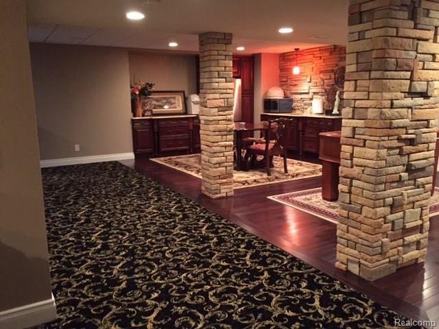 533 East Wattles Road Troy, MI 48085 - Photo 15 of 20 IMG_2145.JPG