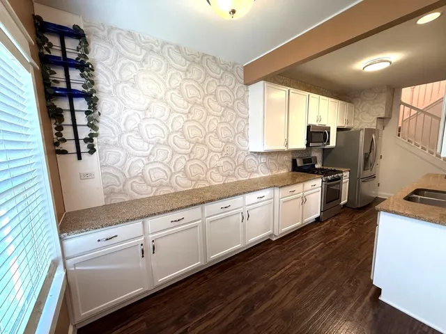 $299,900 | 2298 Reflections Drive, Aurora, IL 60502