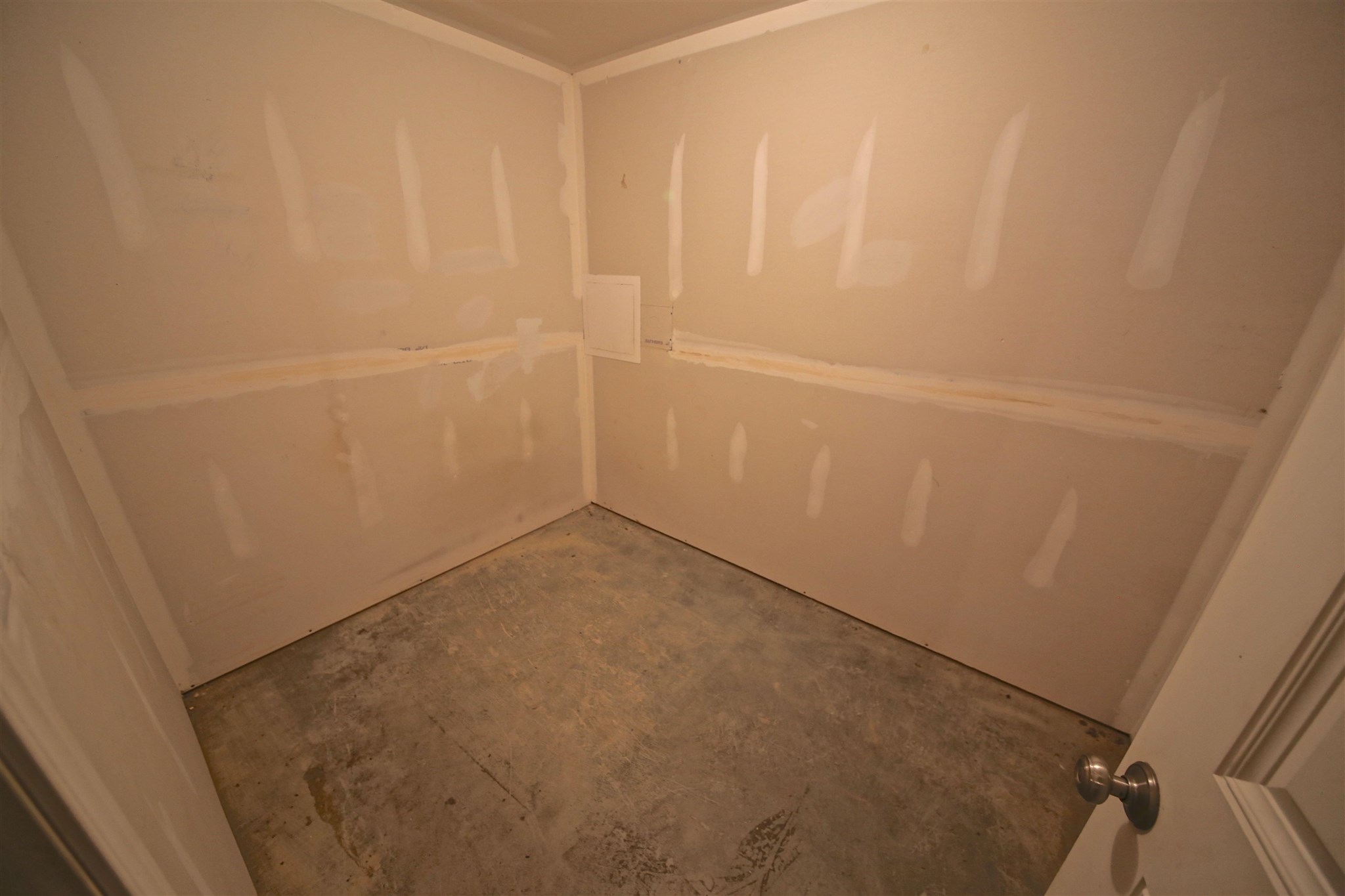 2562 South Flat Rock Road Bloomington, IN 47403 - Photo 14 of 16 Gallery Image 14