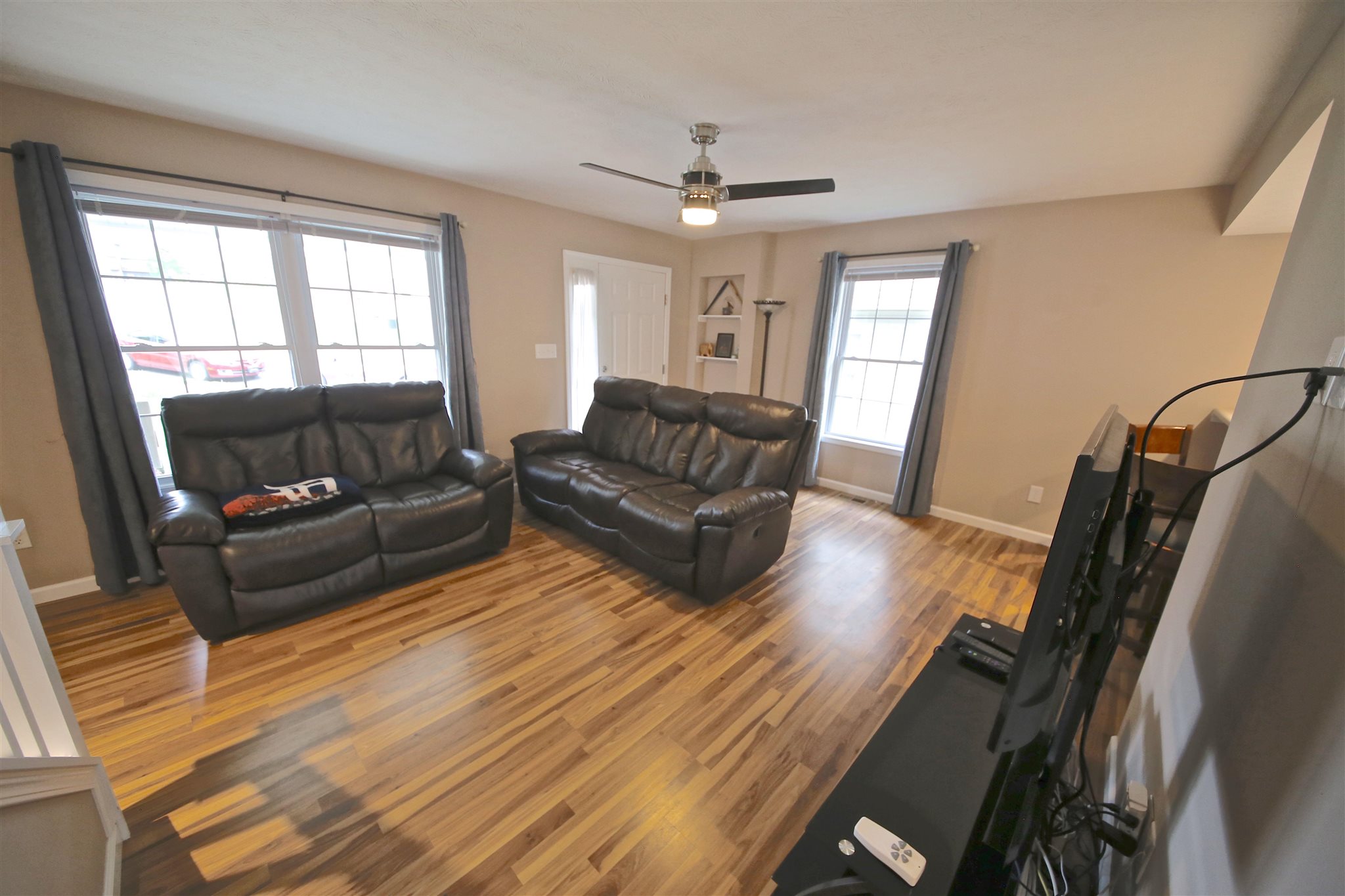 2562 South Flat Rock Road Bloomington, IN 47403 - Photo 3 of 16 Gallery Image 3