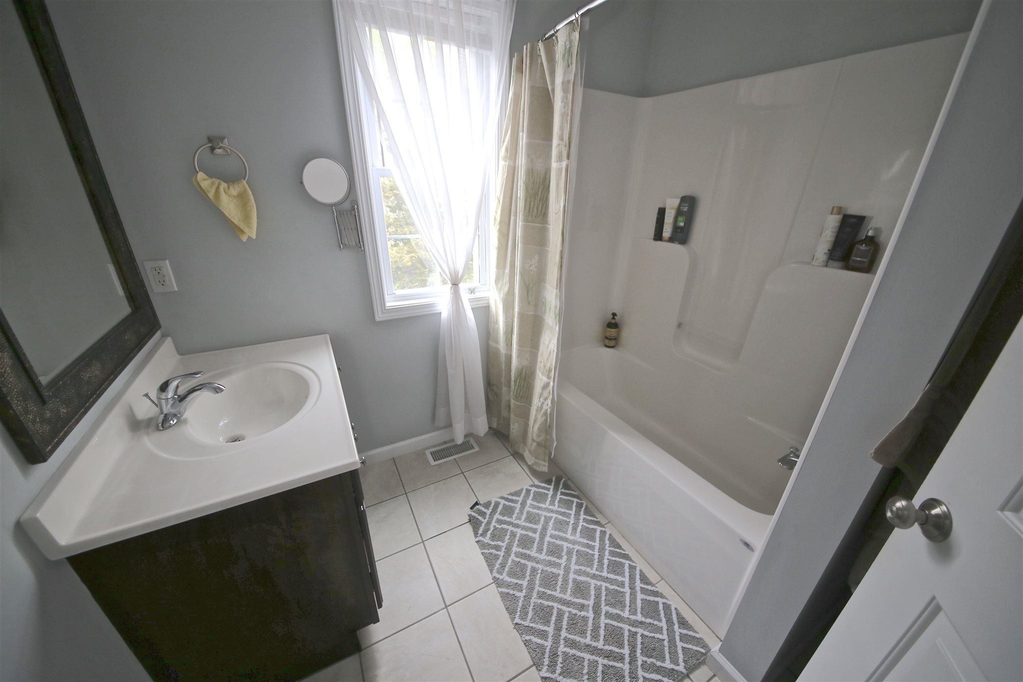 2562 South Flat Rock Road Bloomington, IN 47403 - Photo 9 of 16 Gallery Image 9