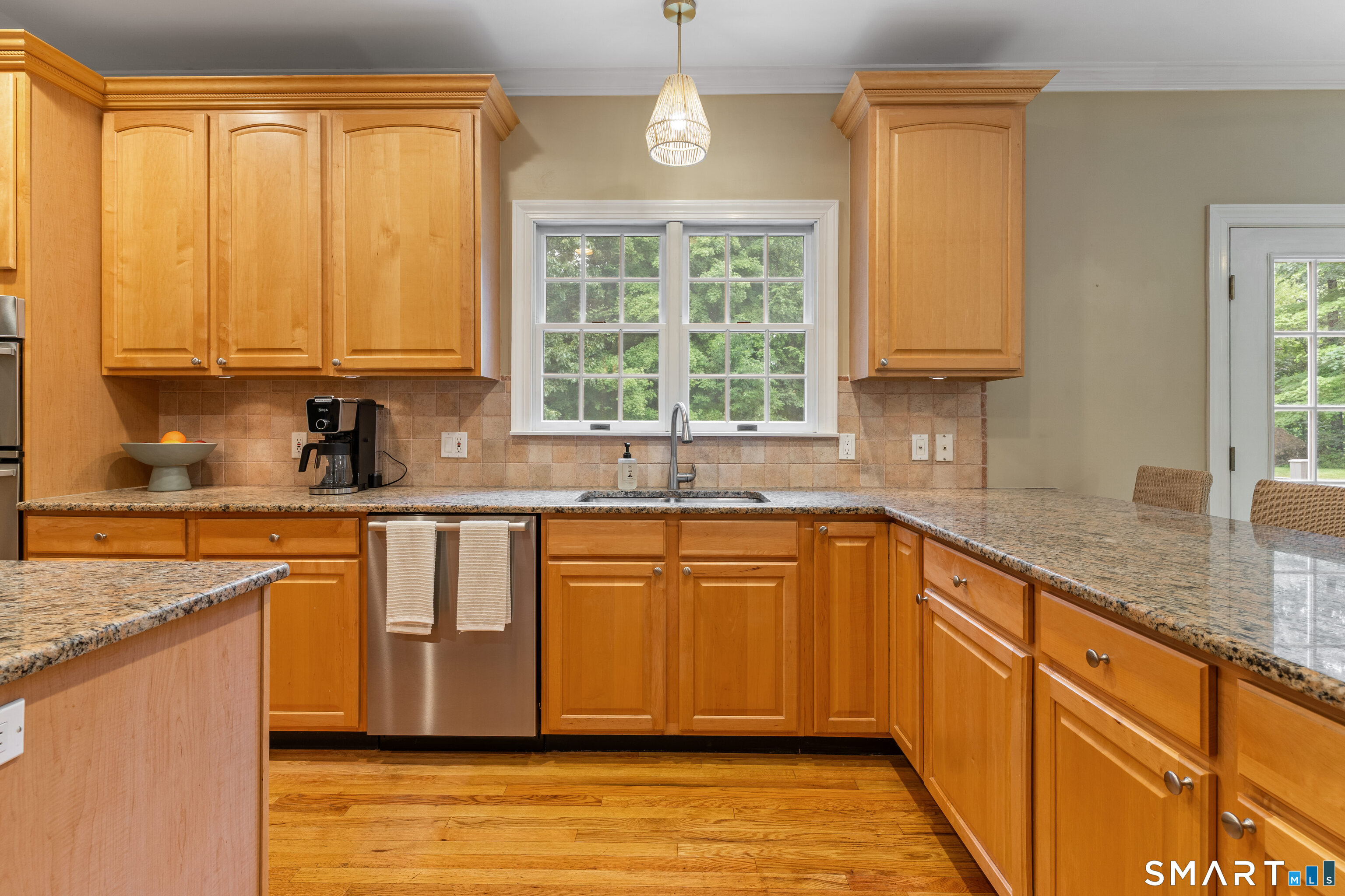36 Rockhouse Road Wilton, CT 06897 - Photo 7 of 31