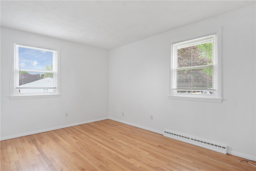 4 Weetamoe Road Middletown, RI 02842 - Photo 11 of 27 Master Bedroom