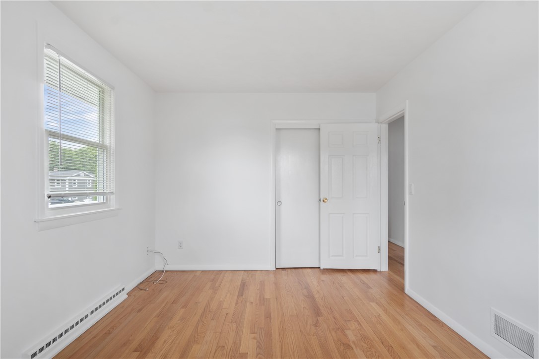 4 Weetamoe Road Middletown, RI 02842 - Photo 12 of 27 Master Bedroom