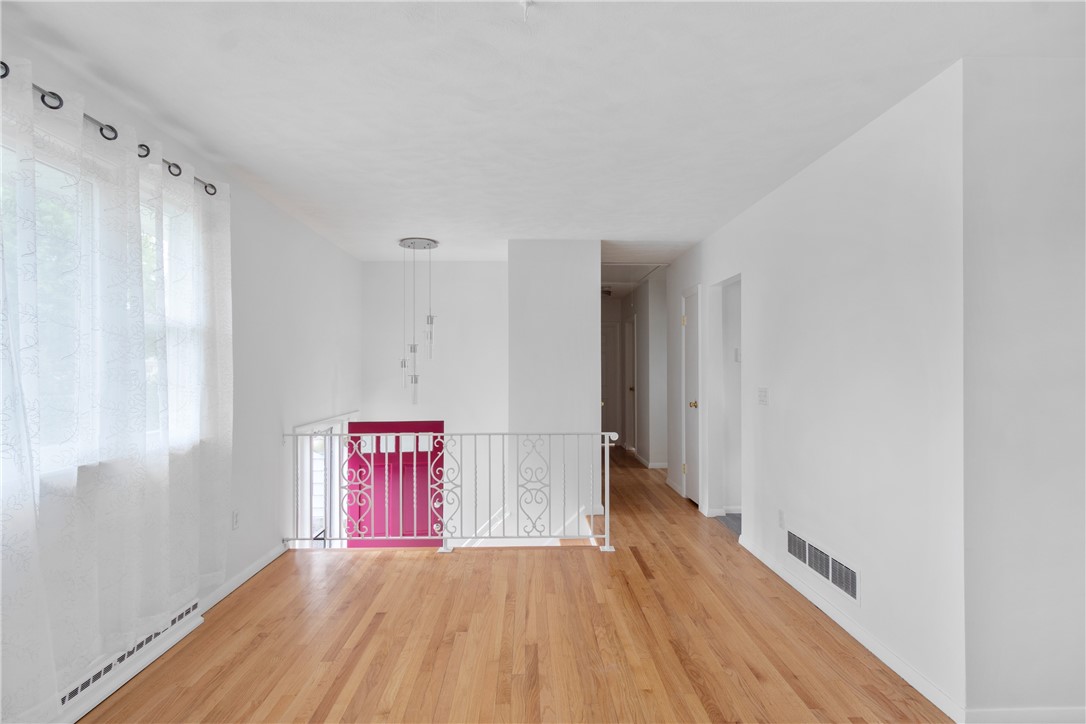 4 Weetamoe Road Middletown, RI 02842 - Photo 5 of 27