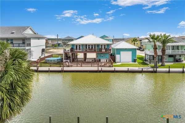 $750,000 | 140 Channelview Road, Rockport, TX 78382