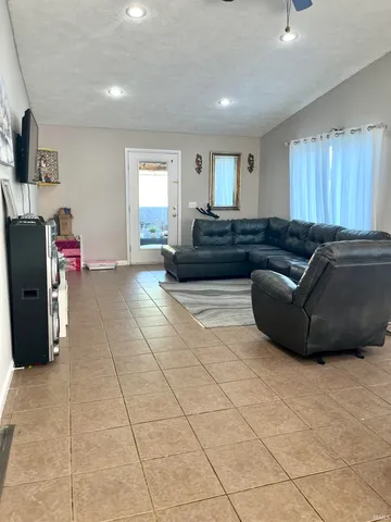 $265,000 | 209 West Savannah Drive, Huntingburg, IN 47542