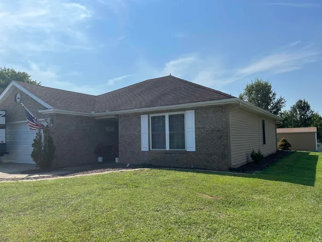 $265,000 | 209 West Savannah Drive, Huntingburg, IN 47542