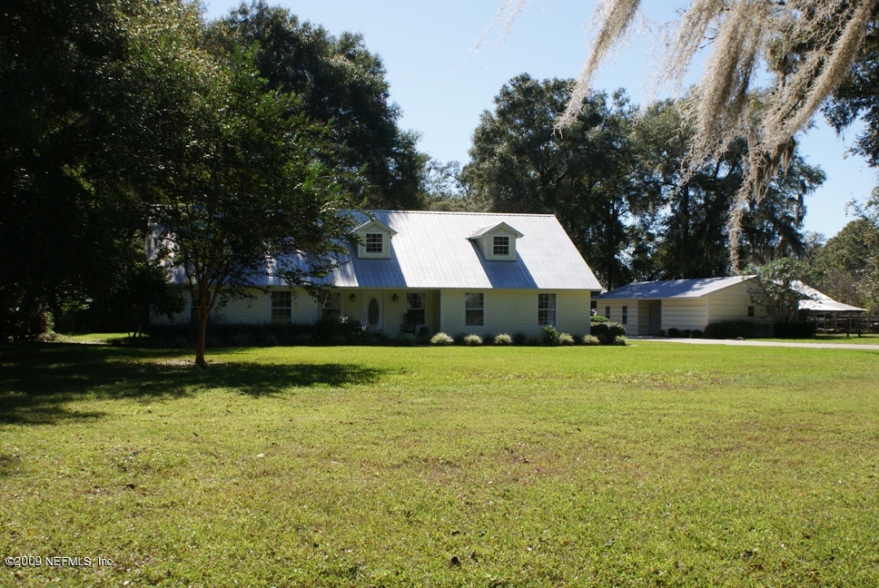 283 East End Road San Mateo, FL 32187 - Photo 1 of 18 Front of home