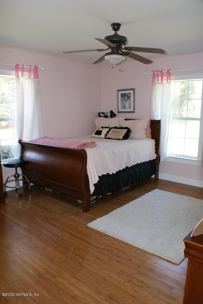 283 East End Road San Mateo, FL 32187 - Photo 16 of 18 Bedroom