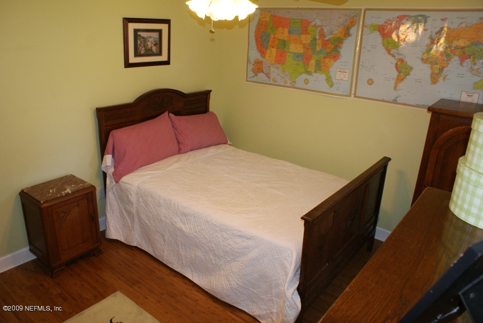 283 East End Road San Mateo, FL 32187 - Photo 17 of 18 Bedroom