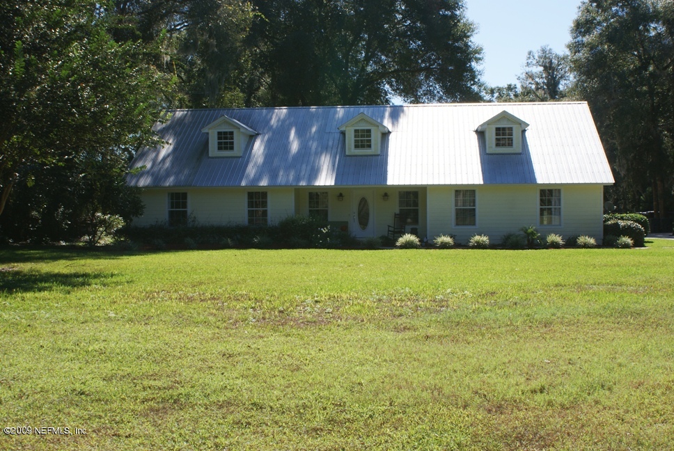 283 East End Road San Mateo, FL 32187 - Photo 3 of 18 Front of home