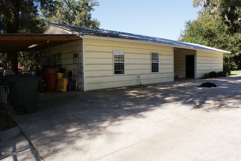 283 East End Road San Mateo, FL 32187 - Photo 4 of 18 Workshop