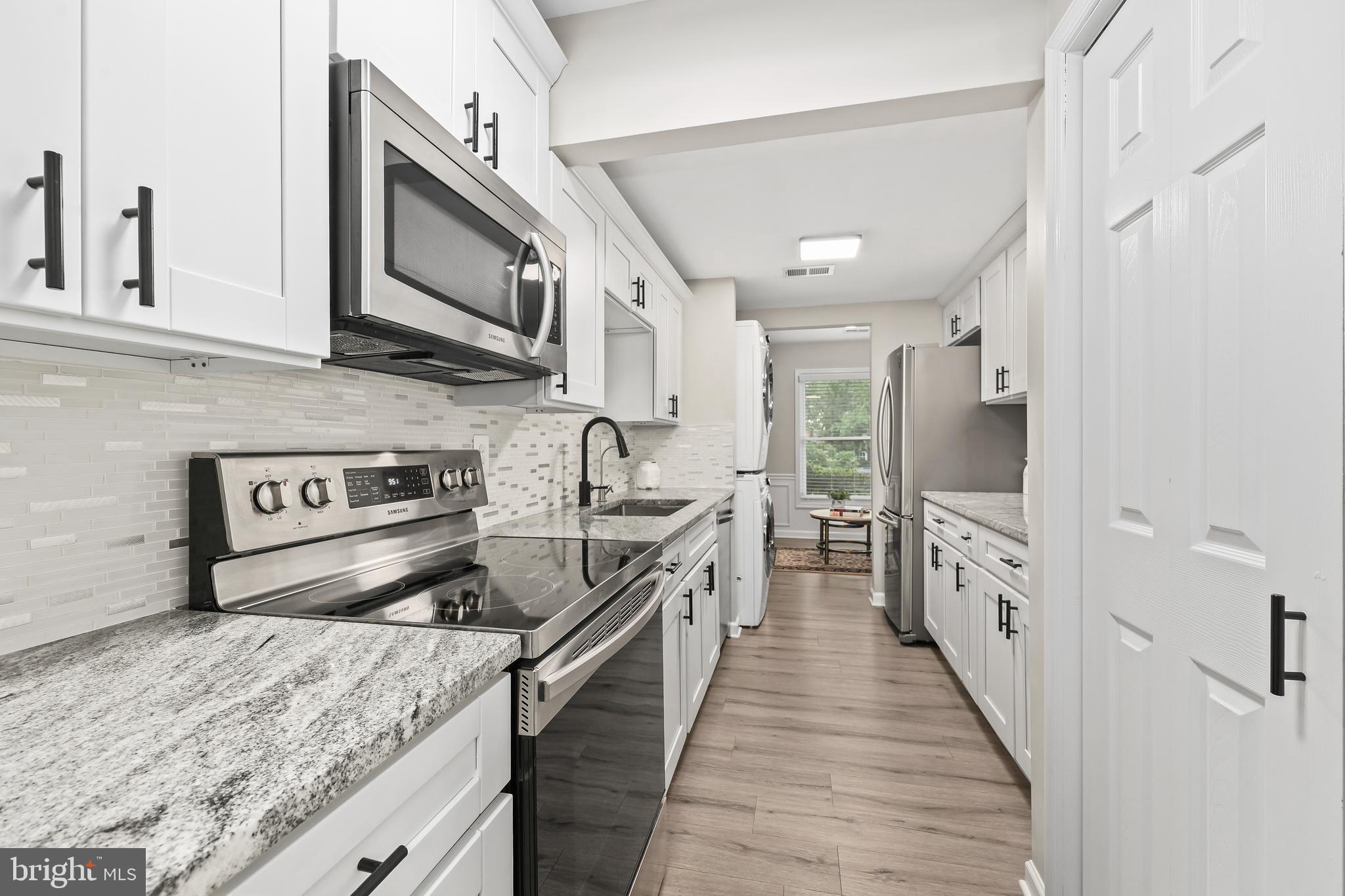 6426 Silver Ridge Circle Alexandria, VA 22315 - Photo 5 of 26