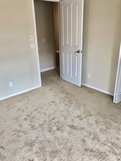 5 Torrigiani Aisle Irvine, CA 92606 - Photo 17 of 28 an empty room with windows