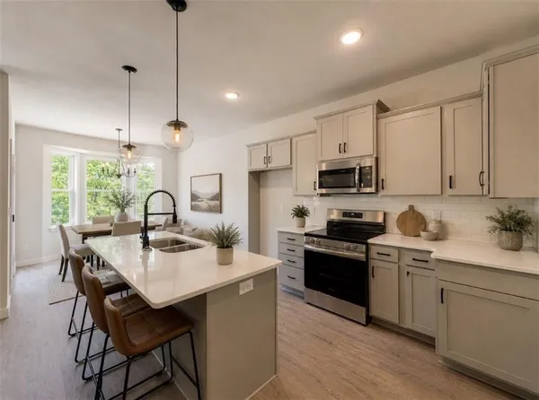 $486,833 | 9604 North Ava Avenue, Kansas City, MO 64154