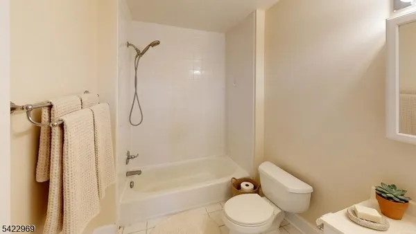 $3,200 | 18 Sherman Avenue, Unit A, Morris Plains, NJ 07950