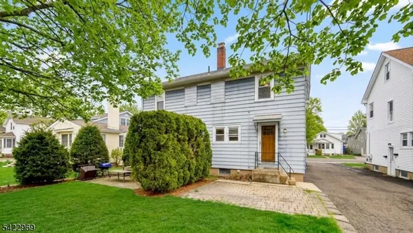 $3,200 | 18 Sherman Avenue, Unit A, Morris Plains, NJ 07950