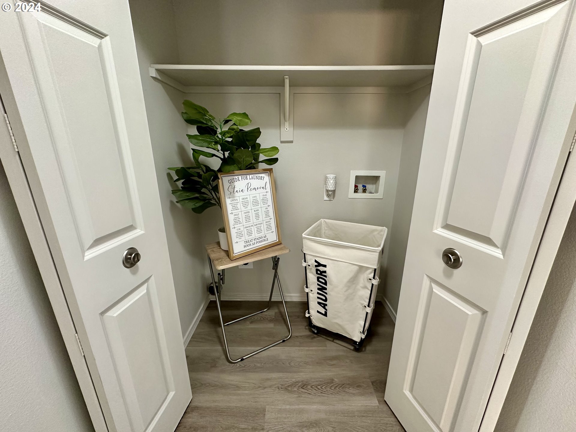 583 Hanover Street Eugene, OR 97402 - Photo 14 of 18 Bathroom