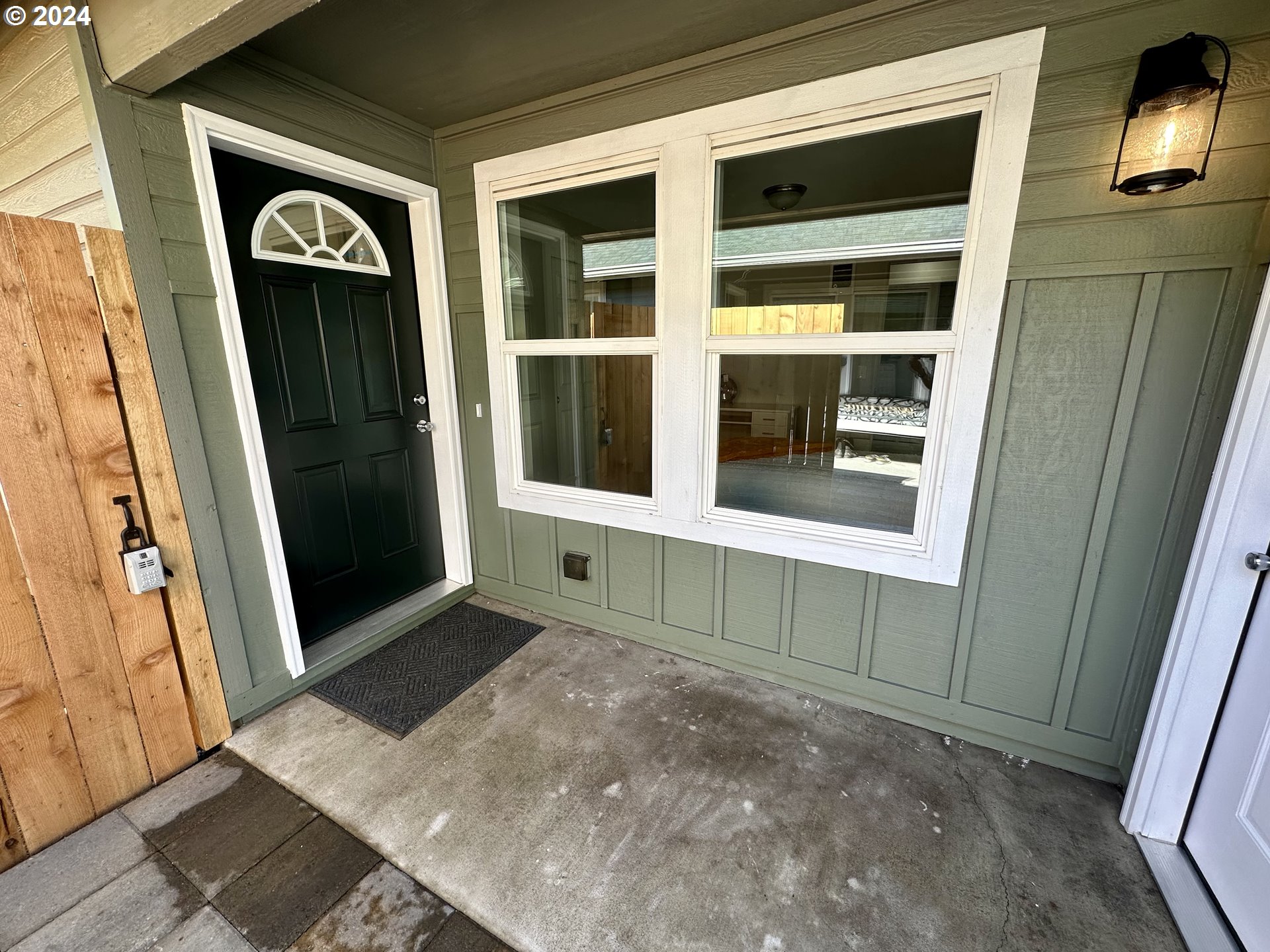 583 Hanover Street Eugene, OR 97402 - Photo 2 of 18