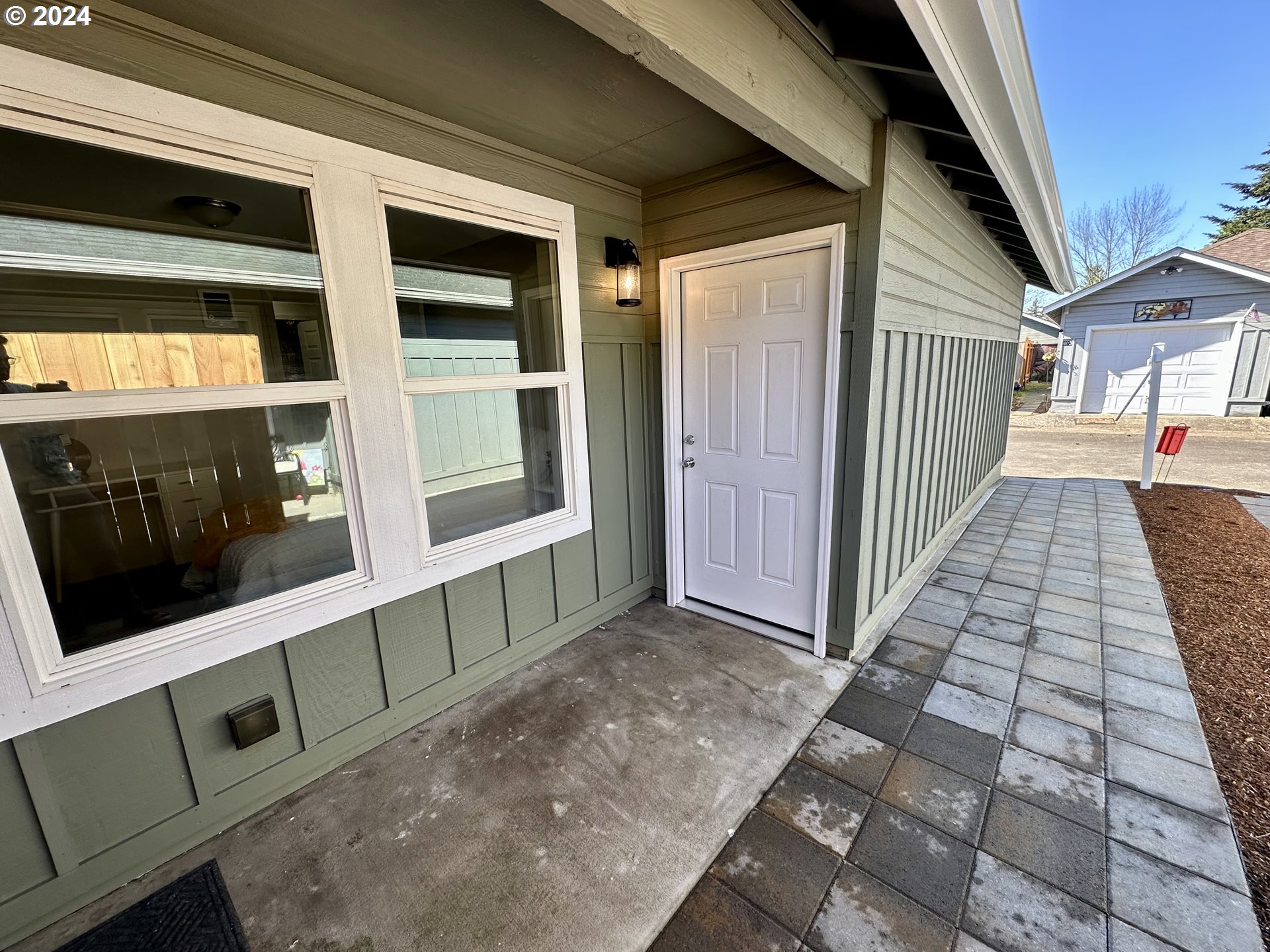 583 Hanover Street Eugene, OR 97402 - Photo 3 of 18