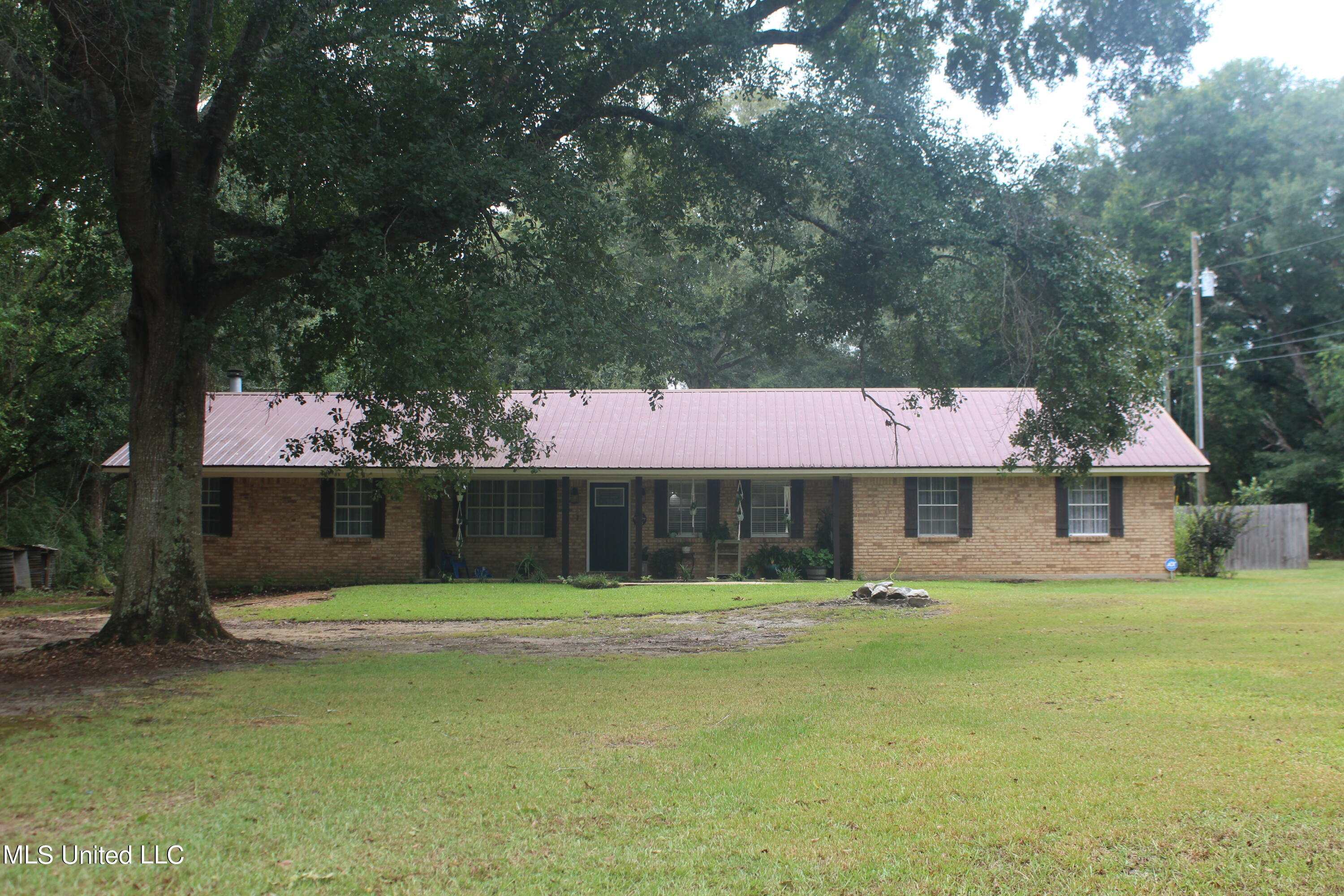 7230 Big Island Road Moss Point, MS 39562 - Photo 3 of 21 IMG_6873