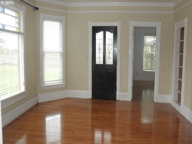 20475 Southwest Christensen Road McMinnville, OR 97128 - Photo 11 of 16 Living Room