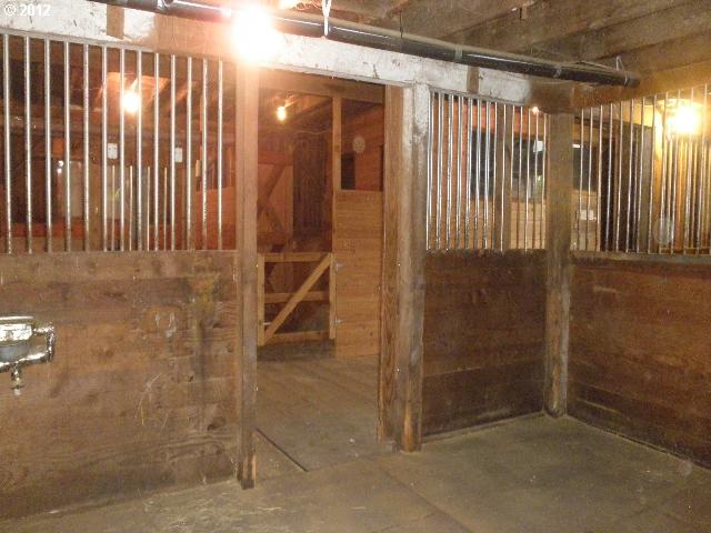 20475 Southwest Christensen Road McMinnville, OR 97128 - Photo 4 of 16 Barn