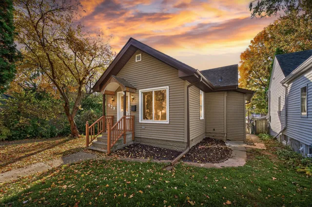 $300,000 | 628 Iowa Avenue East, St. Paul, MN 55130