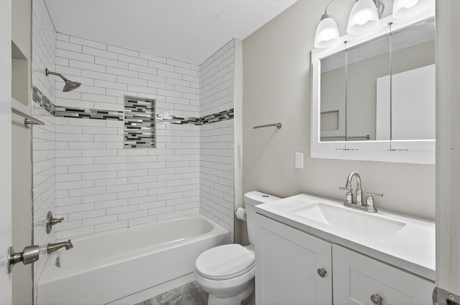 628 Iowa Avenue East St. Paul, MN 55130 - Photo 13 of 39